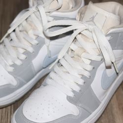 2024
Air Jordan 1 Mid SE 'Patent Cool Grey'