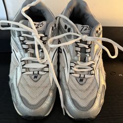 New Balance 725