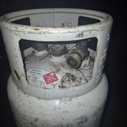 33.5 Pound(8 Gallon) Forklift Propane Tank