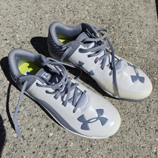 Under armor Clutch Fit Metal Baseball Cleats