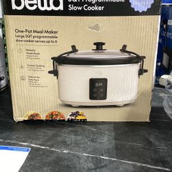 Bella pro  5QT Programmable slow cooker   2 pcs new  $30