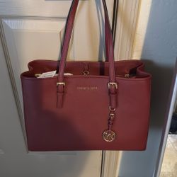 Beautiful Michael Kors Purse 
