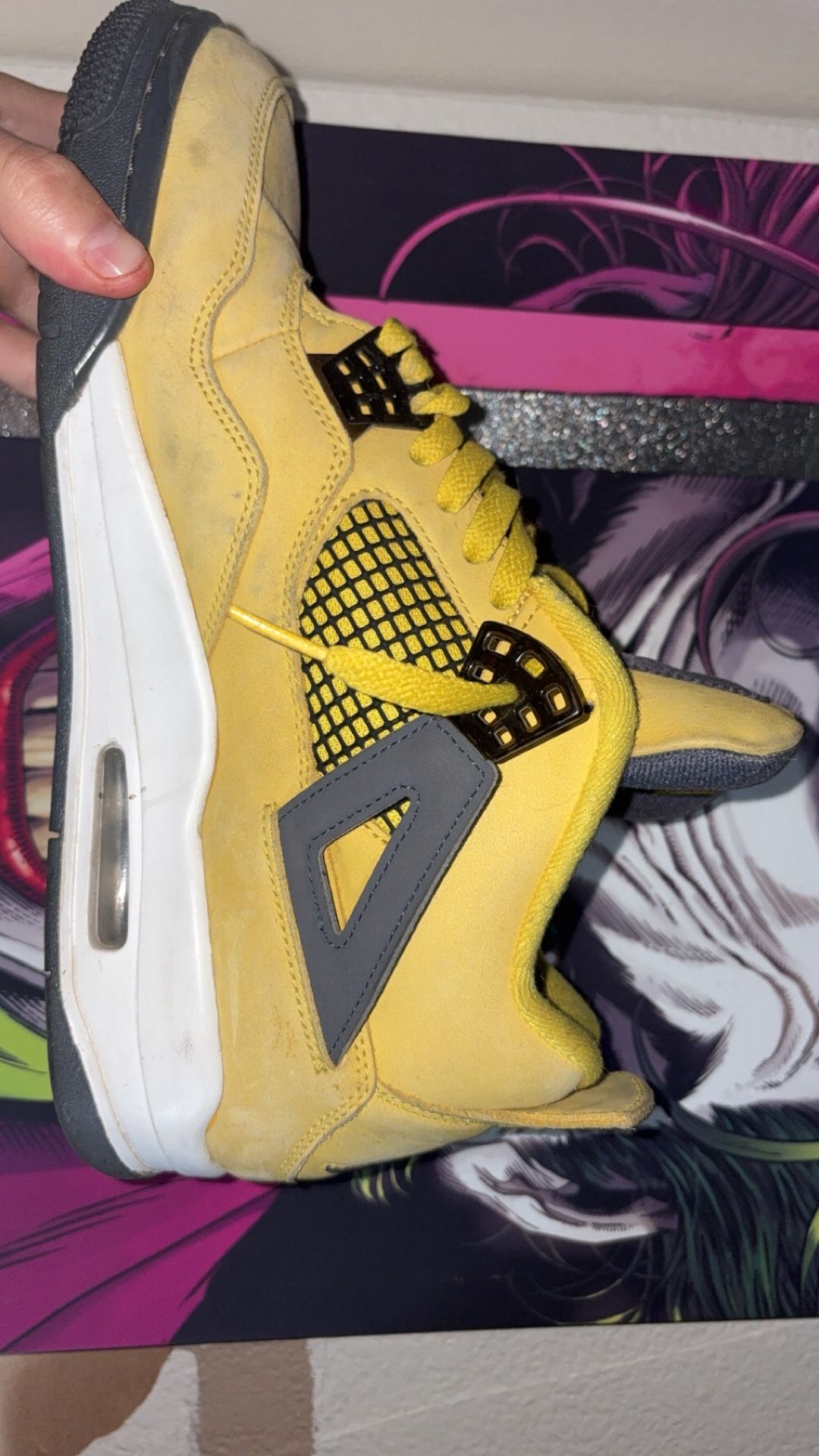 Jordan 4 Lightning 