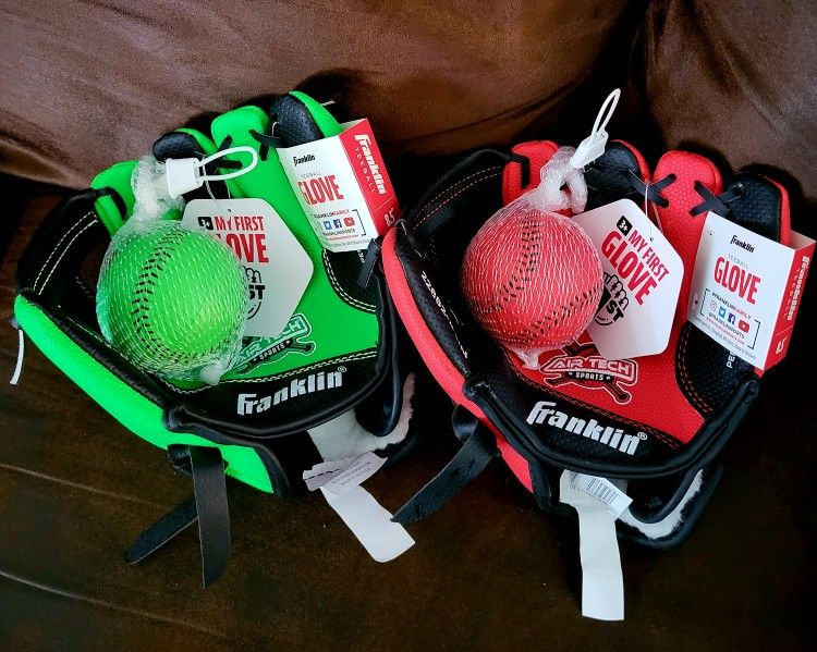FRANKLIN BRAND YOUTH BASEBALL GLOVES AND BALL SET