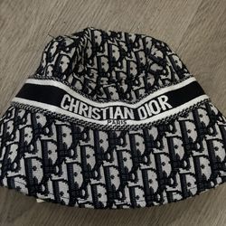 Christian Dior bucket hat