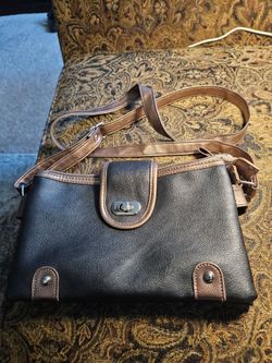 GOLD COAST Crossbody Bag