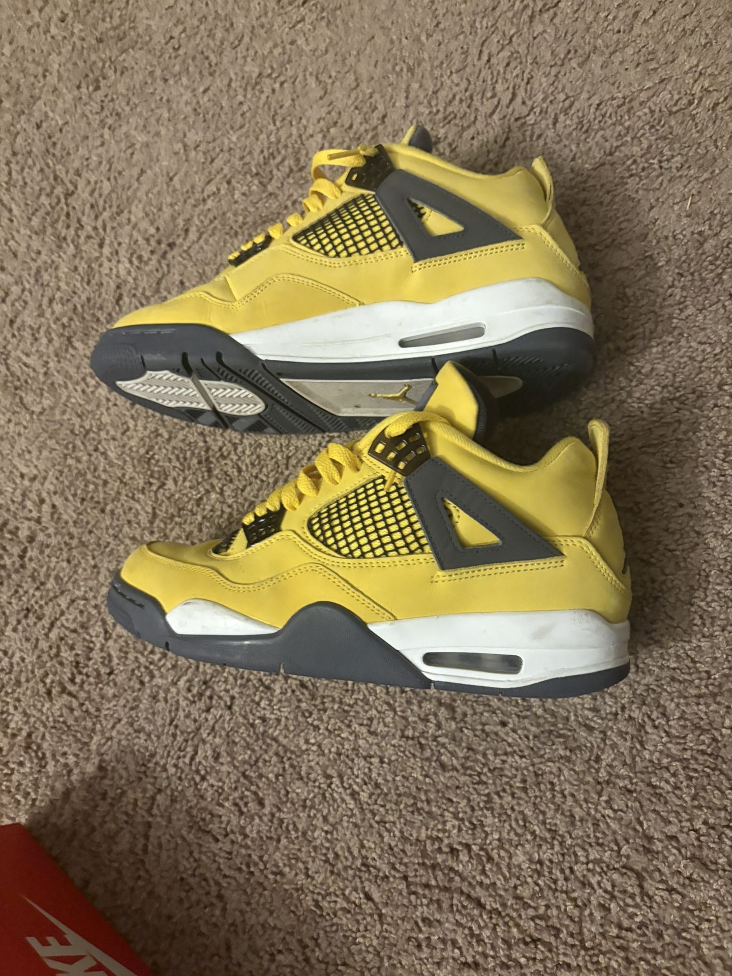Jordan 4 Retro Yellow Thunders 2022 Size 8.5