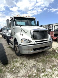 60600J5 TRUCK TRACTOR FREIGHTLINER COLUMBIA WHITE DAY CAB