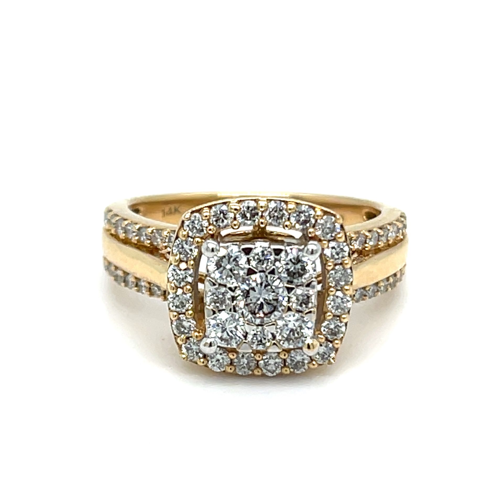 14Kt Yellow Gold Diamond Cluster Halo Ring 6.7g .9CTW Size 7 I-2296