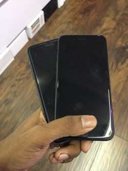 iPhone 7 32GB / 128GB Factory Unlocked Excellent Condition With Free Charger