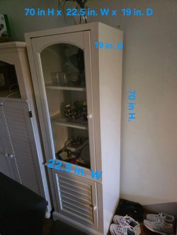 Off whit wood cabinet