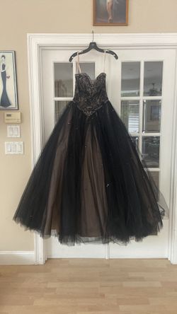 Morille Madeline Gardner black / metallic beaded sweetheart black/tan ballgown
