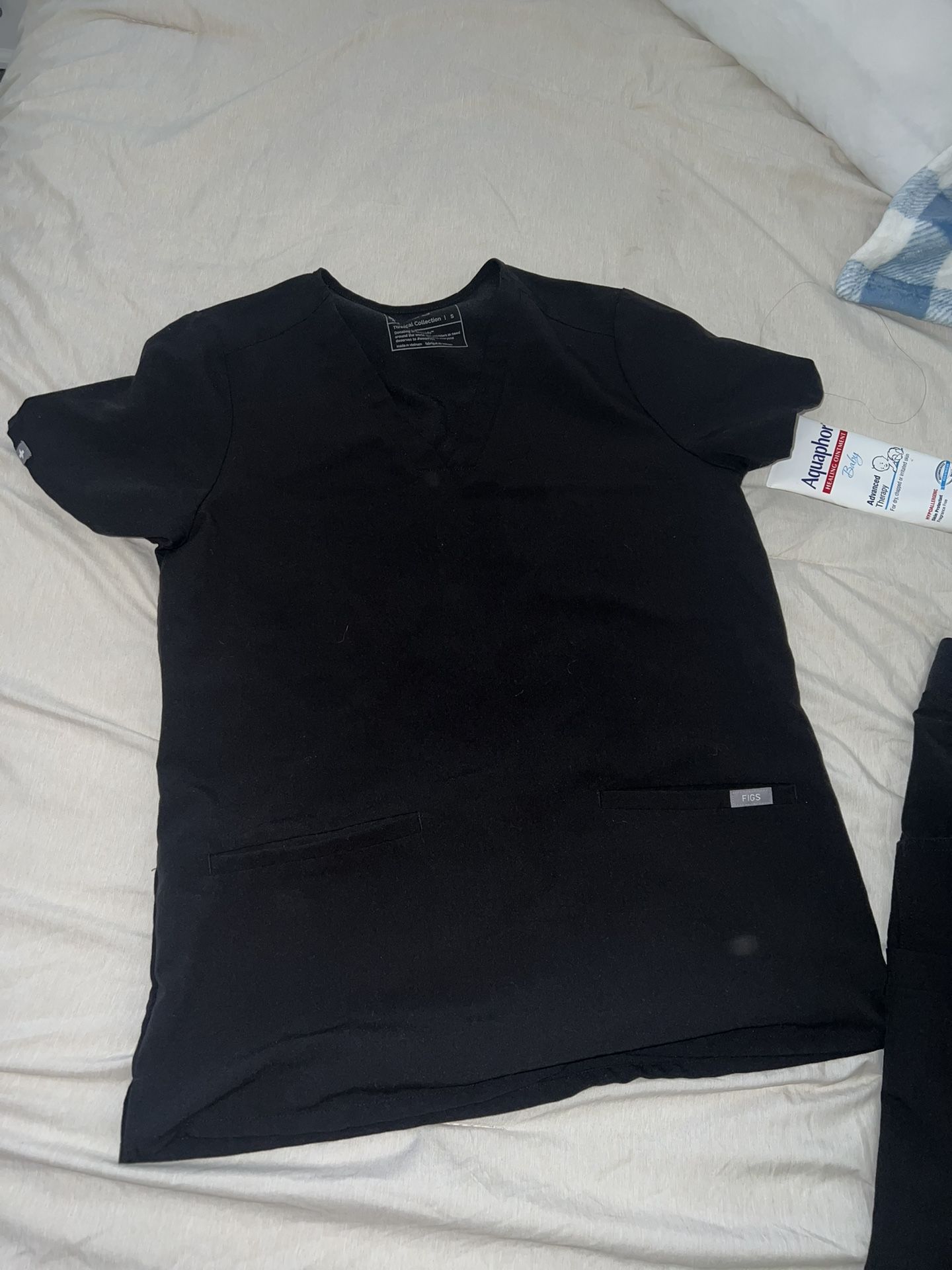 Black Figs Scrubs