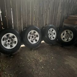 245  75  17  Set Of Tires