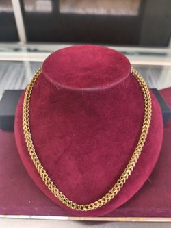 10kgold necklace 25 grams 26 Long layaway available 10%dwon if you interested please make sure you ask for Maribel thank you