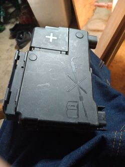 Battery Distribution Engine Compartment Fuse Block - GM ((contact info removed)2
