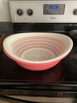 New Plastic Colander/Strainer
