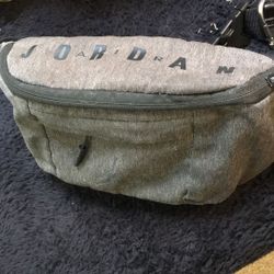 Jordan air fanny pack excellent condition