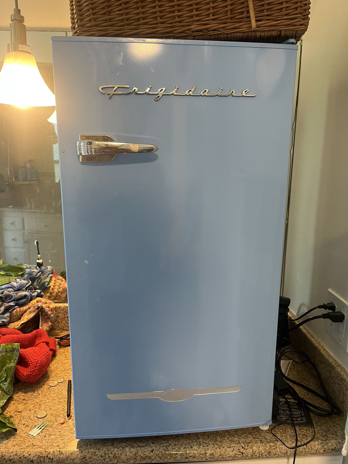 Frigidaire retro looking mini fridge!