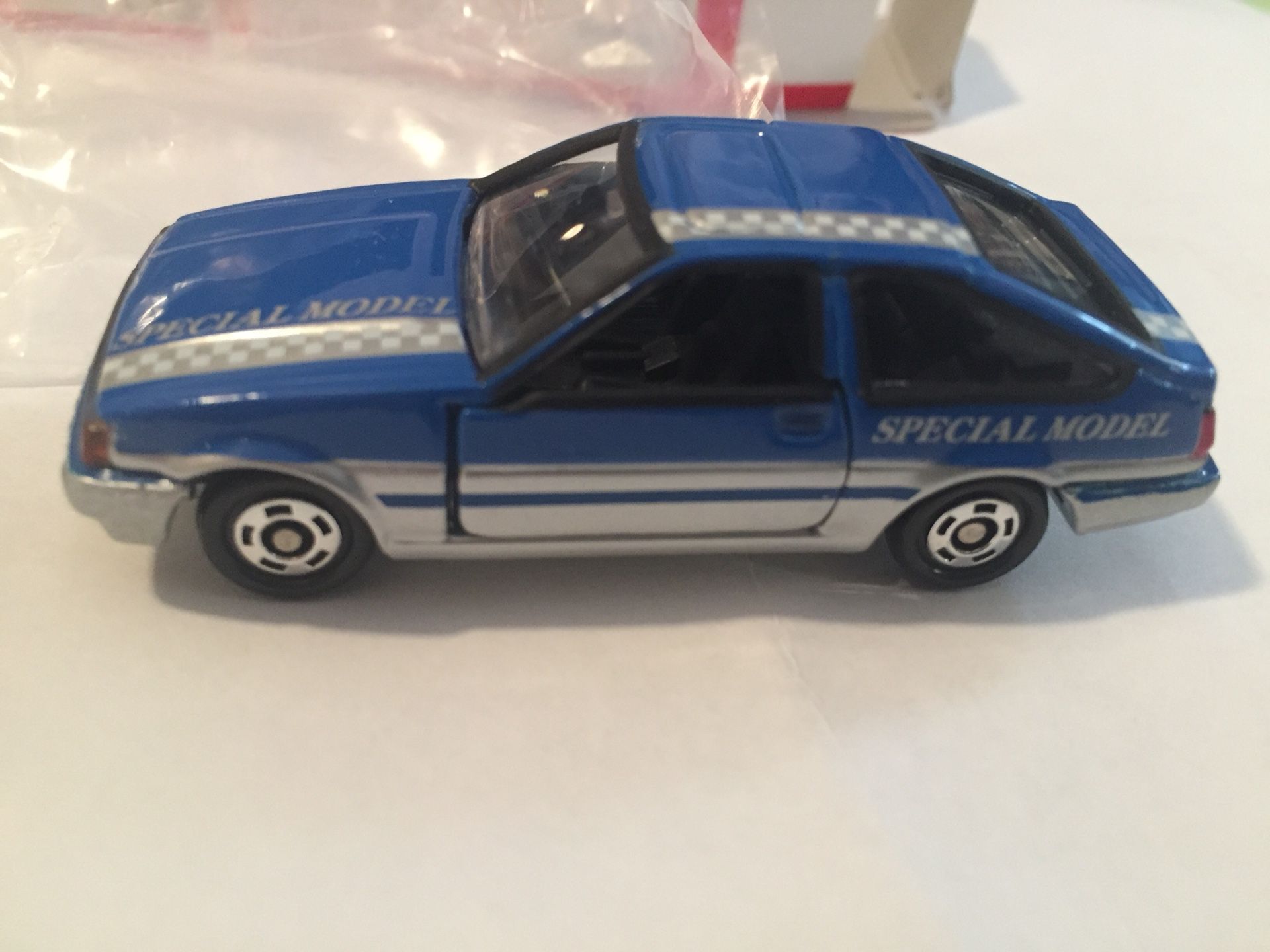 Ae86 tomica toy car 1:64 Toyota corolla gts