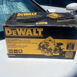 DEWALT.  7/14.  Ligh.   Circular. Saw New 