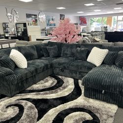 Dark Gray Sofa Sectinal w/ Pull Out Sleeper 