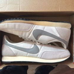 Nike waffle trainer
