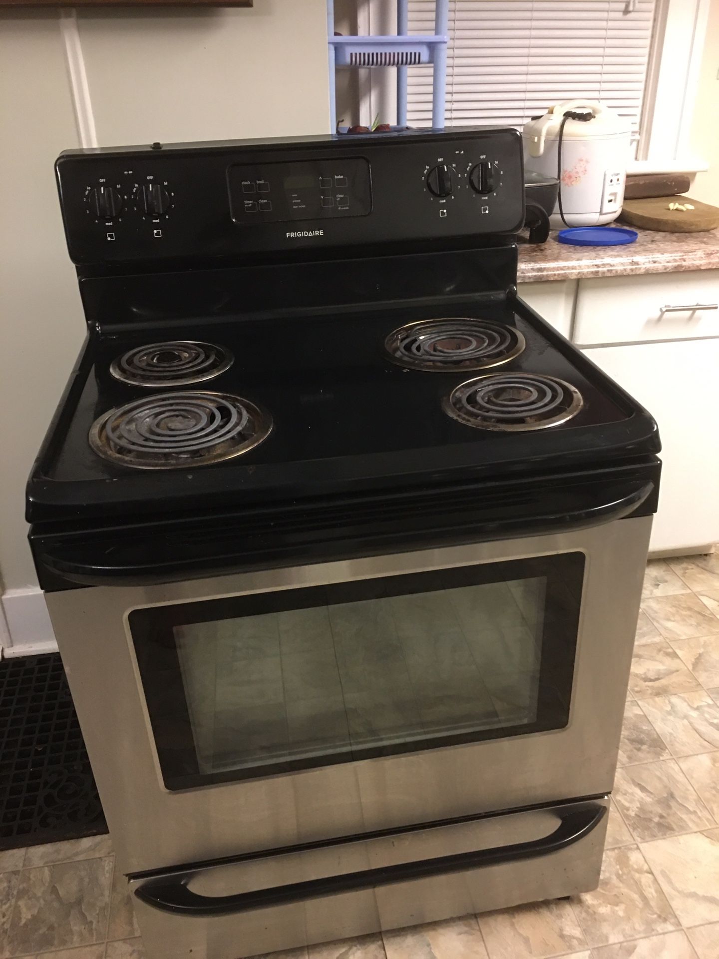 Frigidaire electric stove