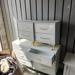 Two Night Stand And Dresser