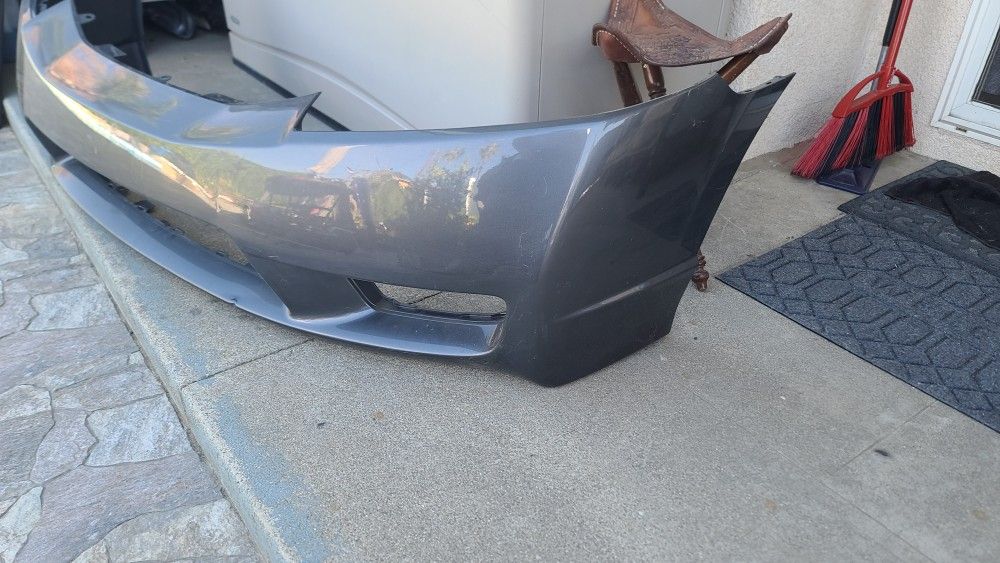 2009 - 2011 HONDA CIVIC FRONT BUMPER COVER GENUINE USED OEM. Y11