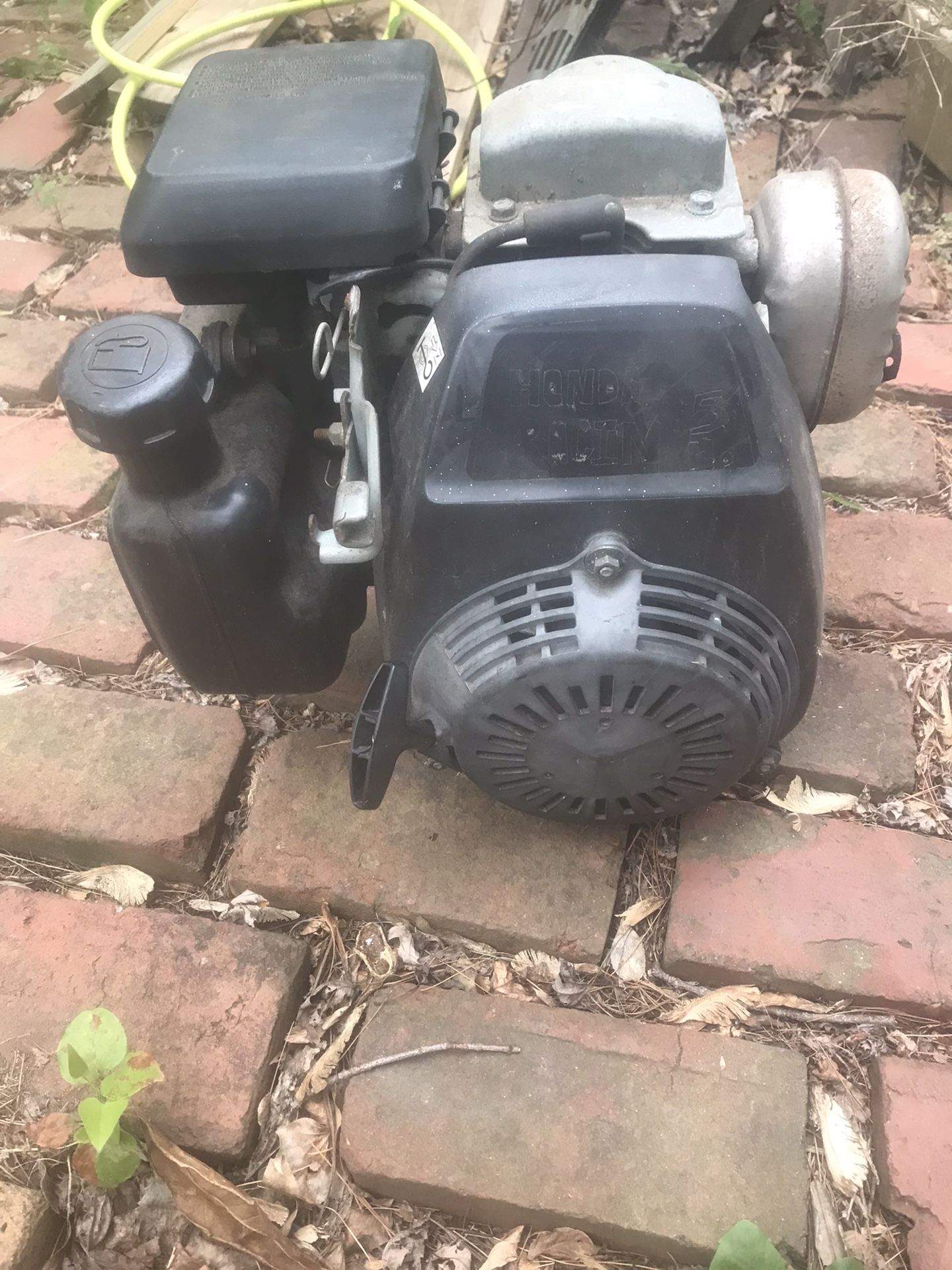 Honda 5hp Engine Runs Good
