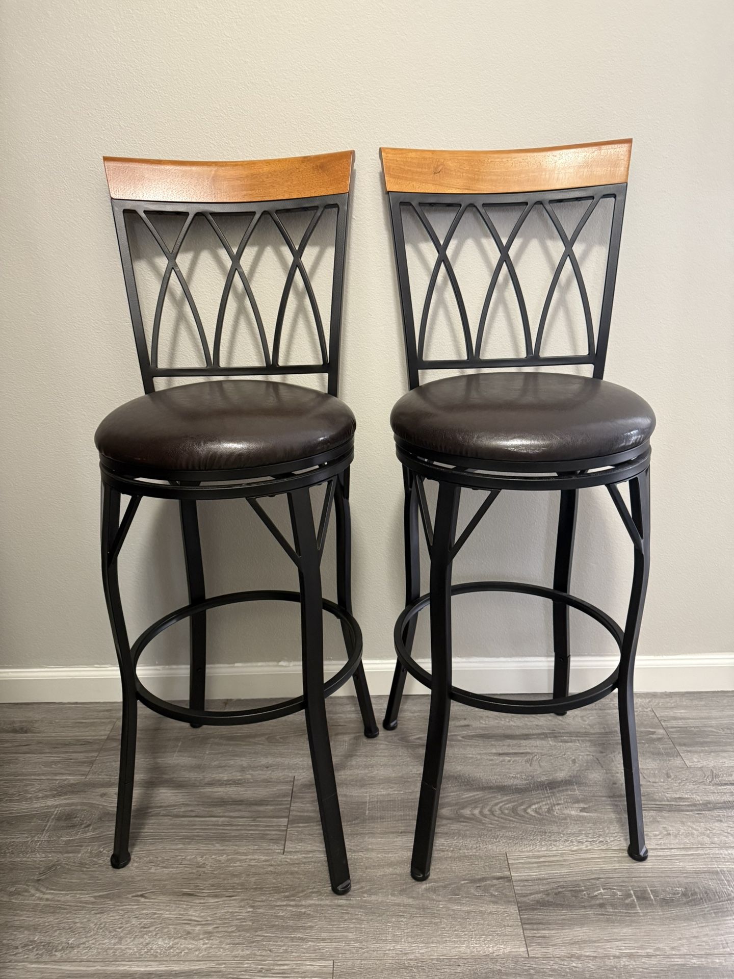 2 Bar Stools