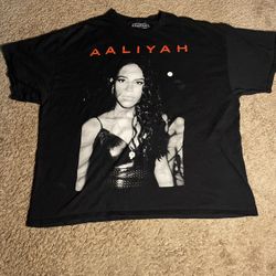 AALIYAH Graphic T-shirt 