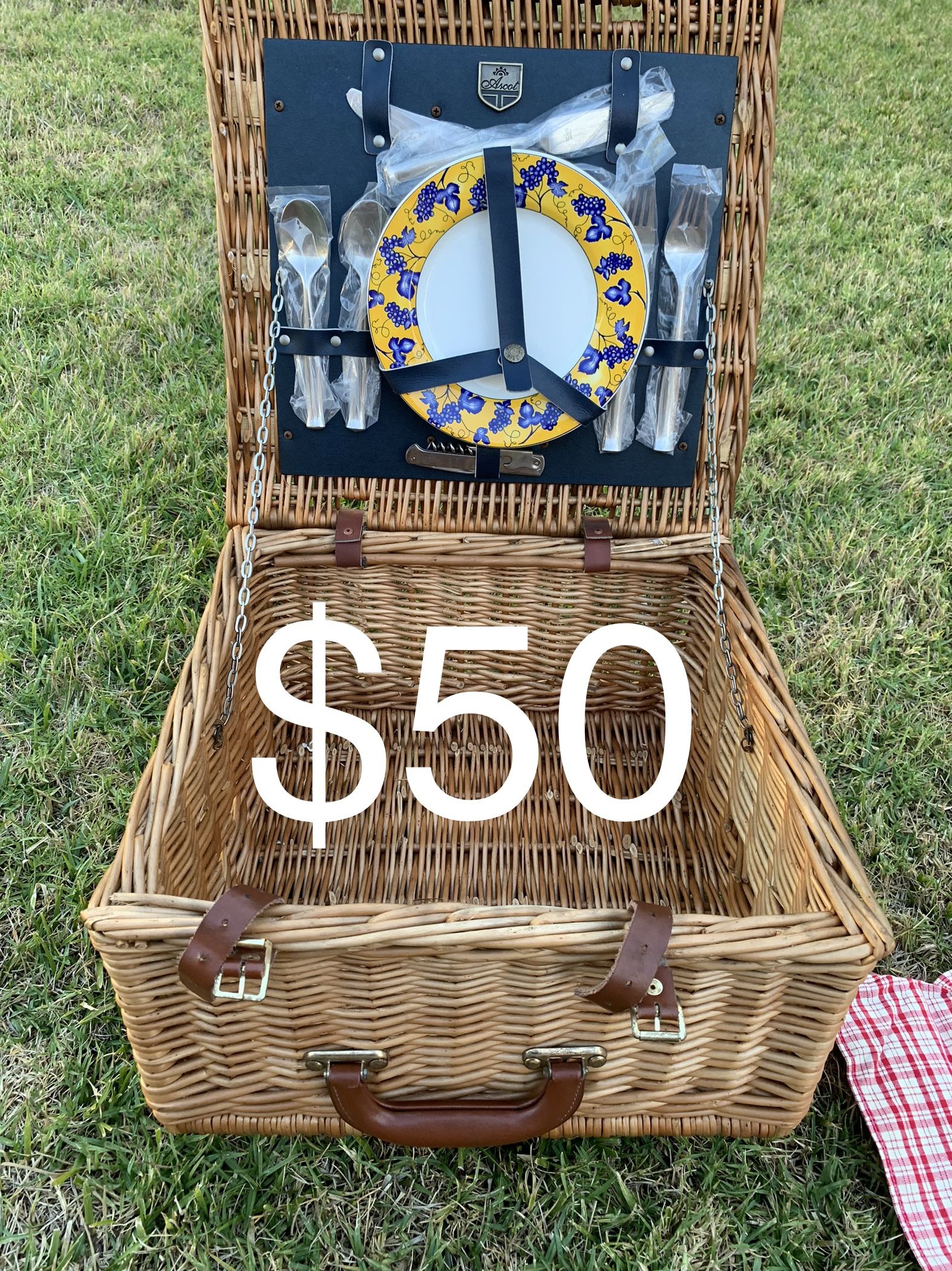 Arcot Italian Picnic Basket