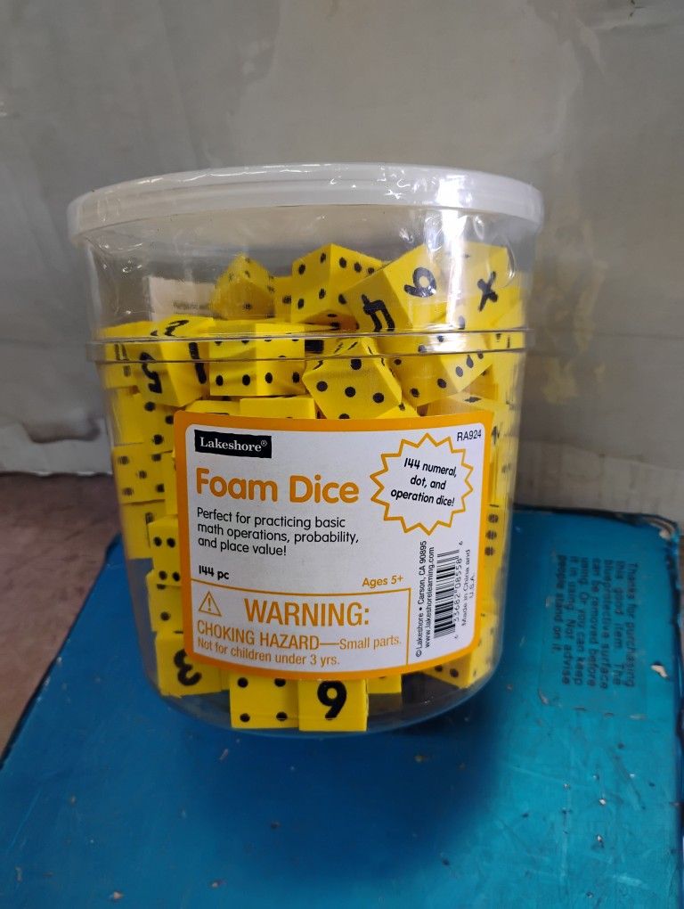 Husky19 gallon storage bin with Lid