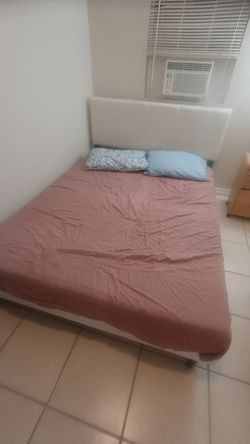 Queen size bed