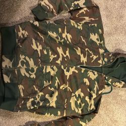 Vtg Thermal-Lined CAMOFLAGED HOODIE