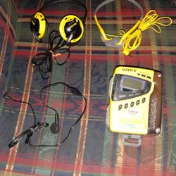 Sony Sports Groove WM-FS497 Water Resistant Presets Mega Bass FM/AM Walkman READ All Before Buying