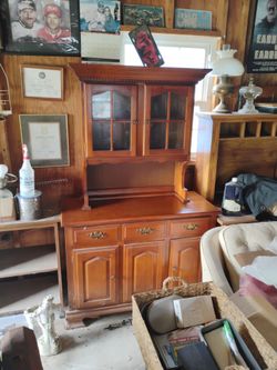 Vintage Buffet Cabinet\Hutch\Server