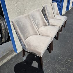 4 padded / upholster chairs