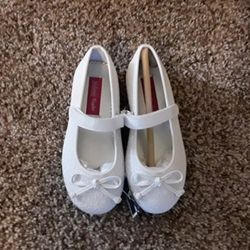 NEW Little Girl's Size 10 White Dress Shoes New Price Is Firm Cash Only 