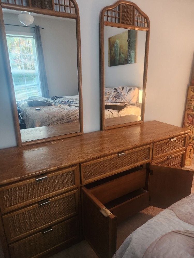 Free Dresser With 2 mirrors & 9 drawers