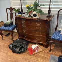 Dresser/china Cabinet