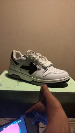 off whites SIZE 7