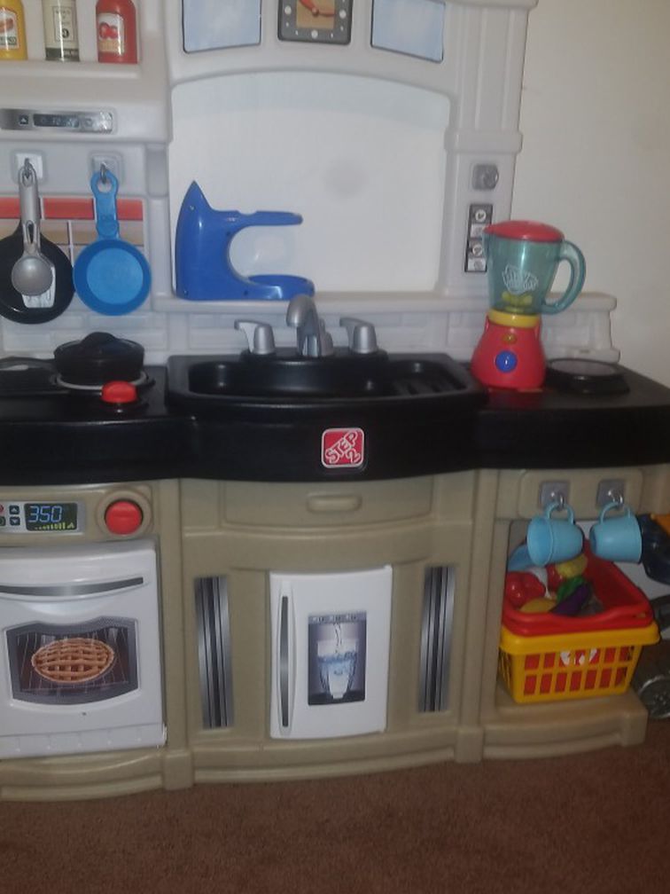 Kitchen Play Set And Grill