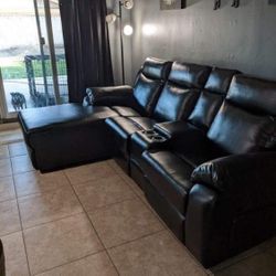 New Black Recliner Sectional Couch! Free Delivery 🚚! Financing Available! 