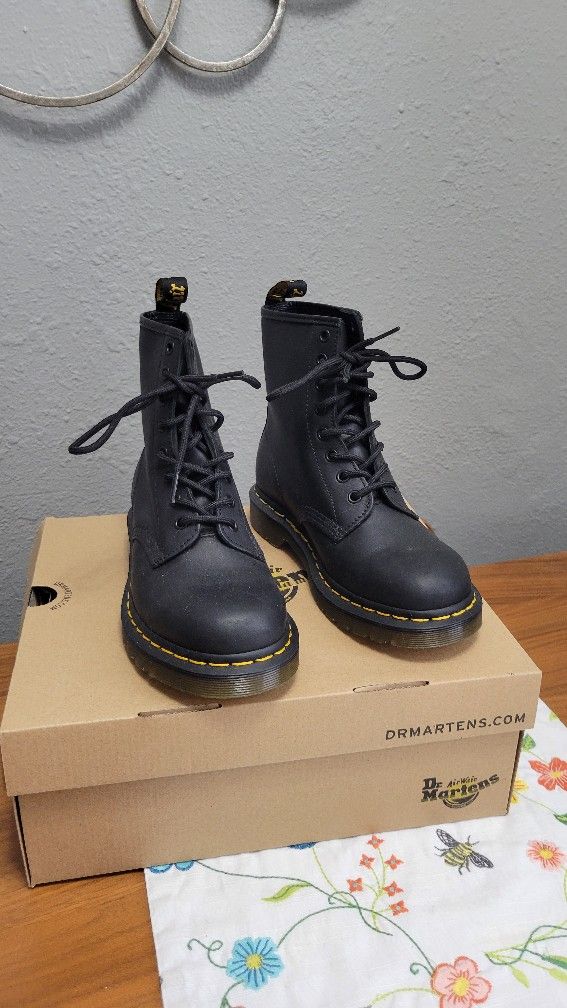 Dr Marten Boots
