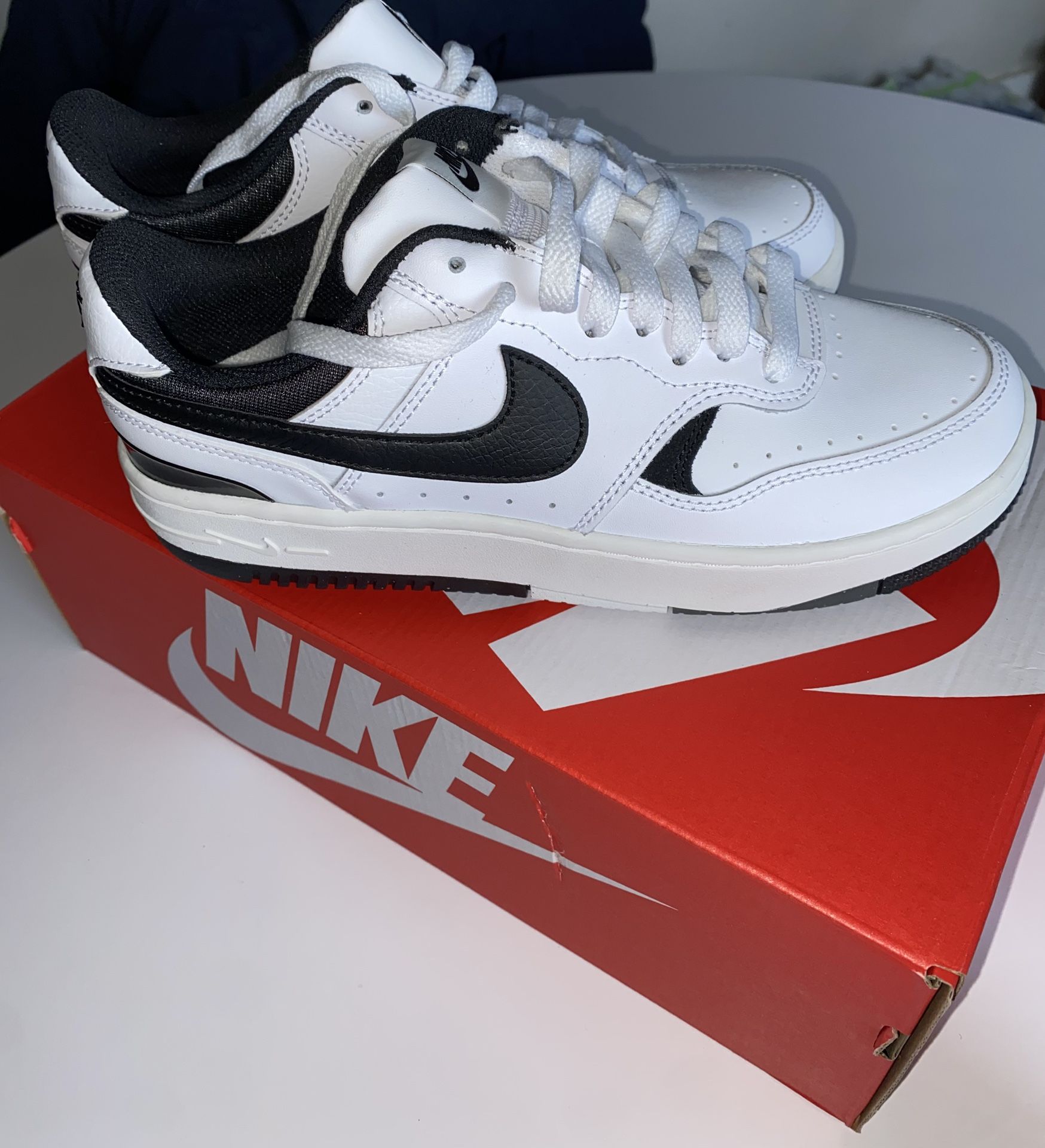 Women's Nike Gamma Force Size