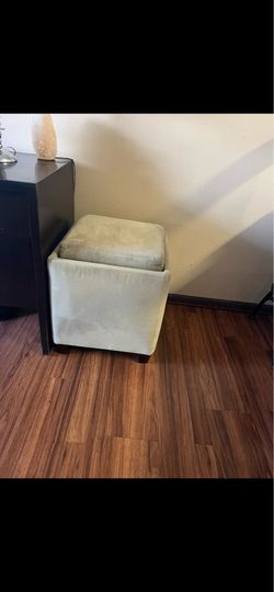 Chair cubby storage