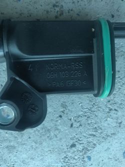 2009-2017 VW/Audi CC 2.0L - PCV Breather HOSE / LINE 06H103226A